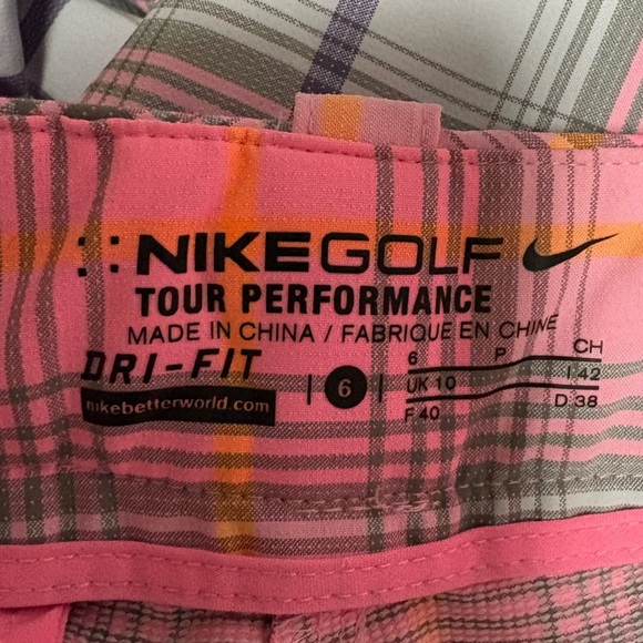 Nike Golf Shorts - Picture 3 of 6